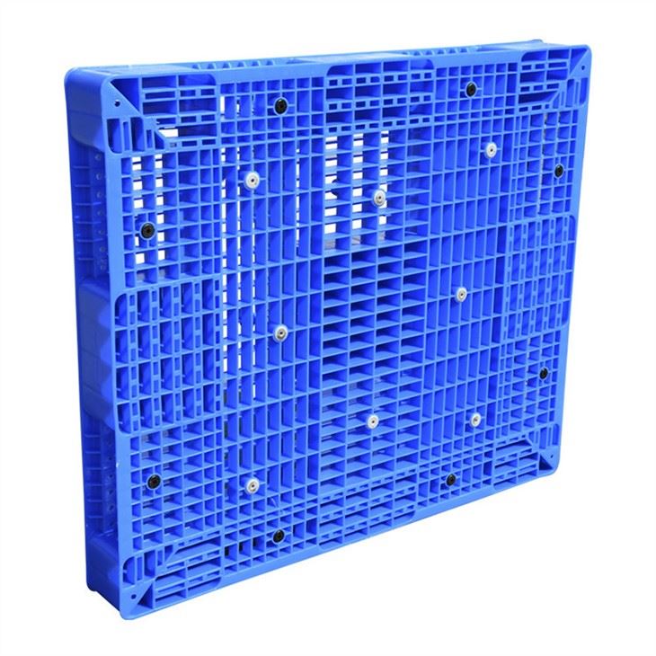 Nhà máy bột sử dụng Pallet nhựa có thể xếp chồng lên nhau